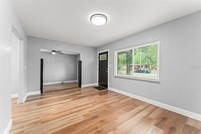 Building Photo - 2503 Highlawn Ave