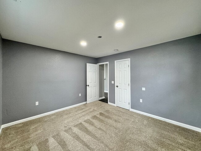 Building Photo - Fully-Updated 1st-Time Rental! Ready NOW! Pet Friendly w/Large, Detached Garage Workshop!