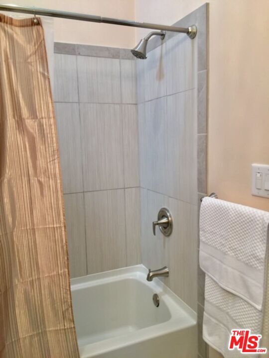 Building Photo - 1348 S Curson Ave