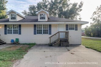 Building Photo - 124 30th 1/2 St-A