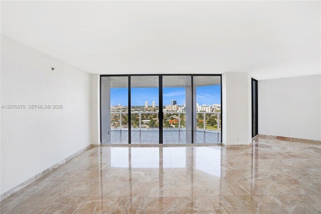 Building Photo - 3600 Yacht Club Dr