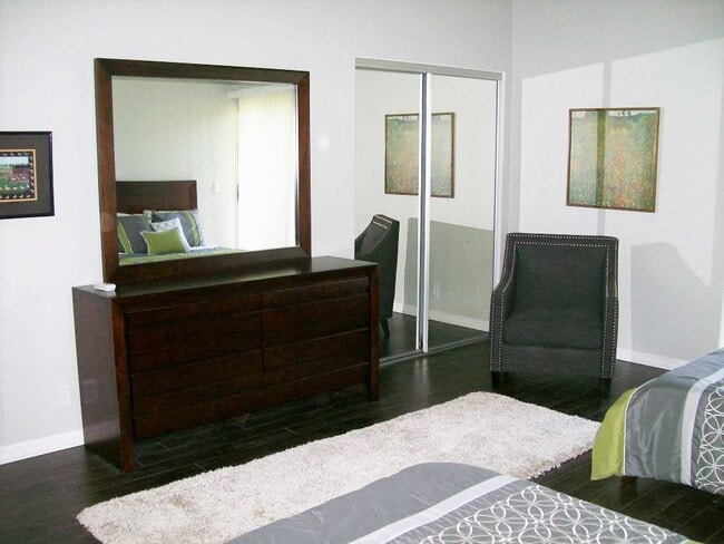 Building Photo - 35032 Mission Hills Dr