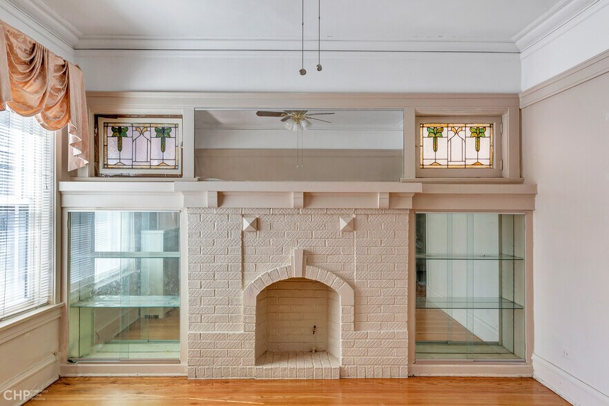 Building Photo - 6528 N Bosworth Ave