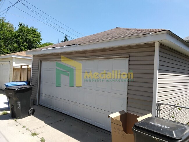 Building Photo - Spacious 5-Bedroom Brick Bungalow with Updated Interior