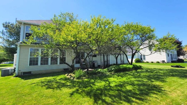 Building Photo - 34835 Cambridge Dr