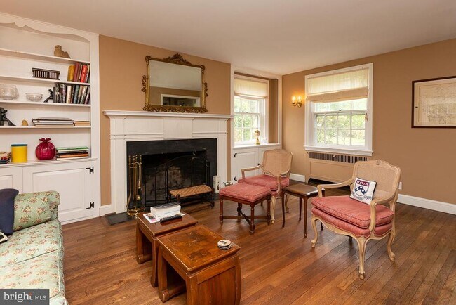 Building Photo - 515 Manor Rd