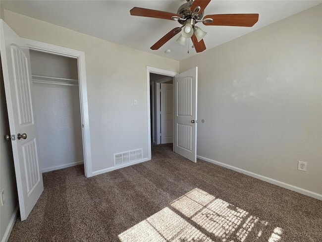 Building Photo - 11815 Oberlin Dr