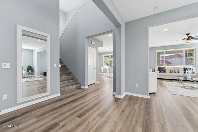 Building Photo - 41638 Cielo Vista Dr