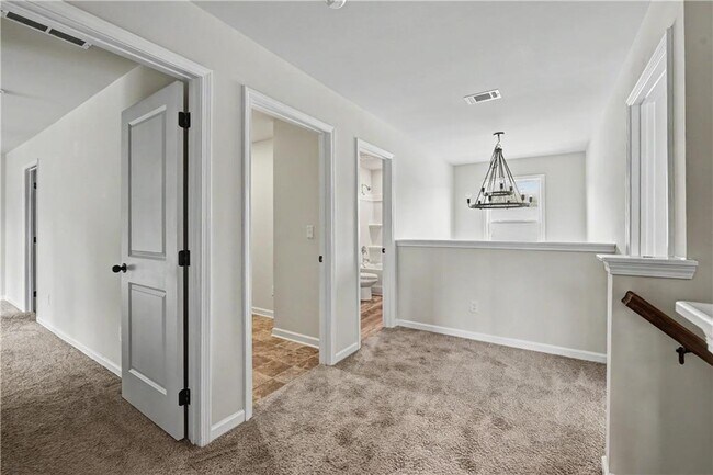 Building Photo - 290 Fox Crk Dr