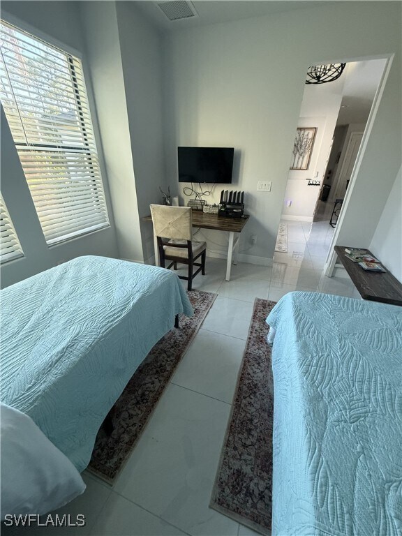 Building Photo - 1021 10th Ave NE