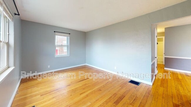 Primary Photo - 108 Bellaire Ave