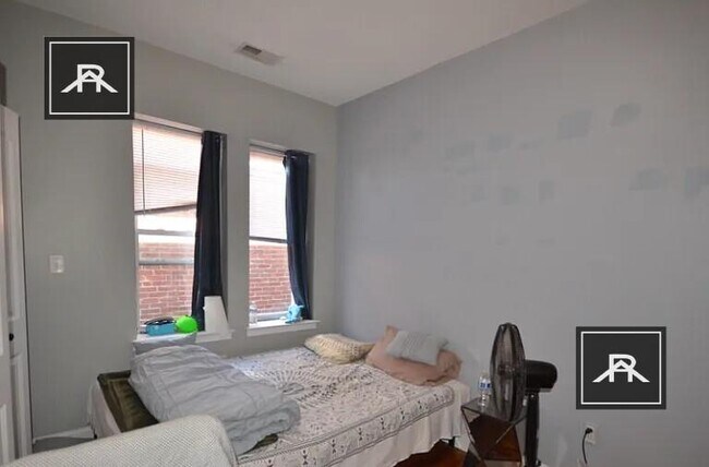 Building Photo - 5 bedroom in Boston MA 02130