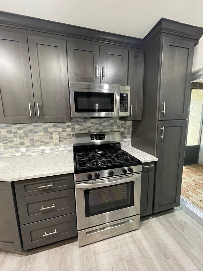 Building Photo - 660 Macduff Ln
