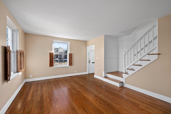 Building Photo - 3606 S Wakefield St
