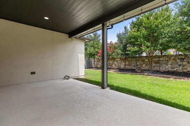 Building Photo - 3604 Mercer Rd