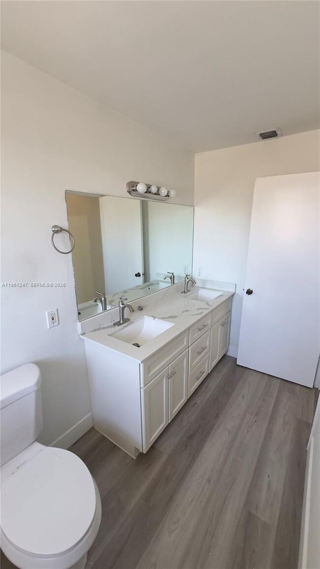 Building Photo - 4024 Eastridge Cir