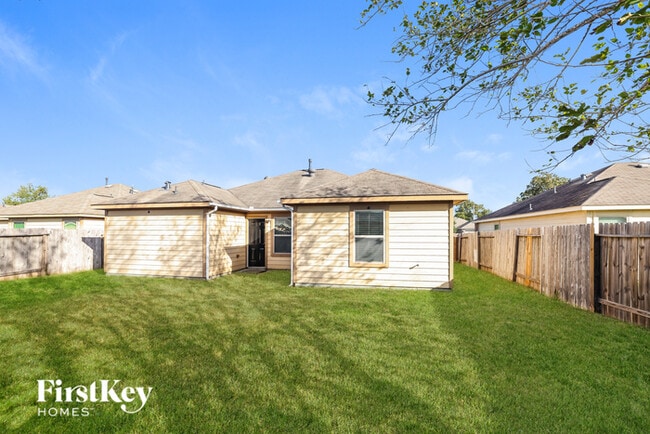 Building Photo - 7909 Big Oak Dr