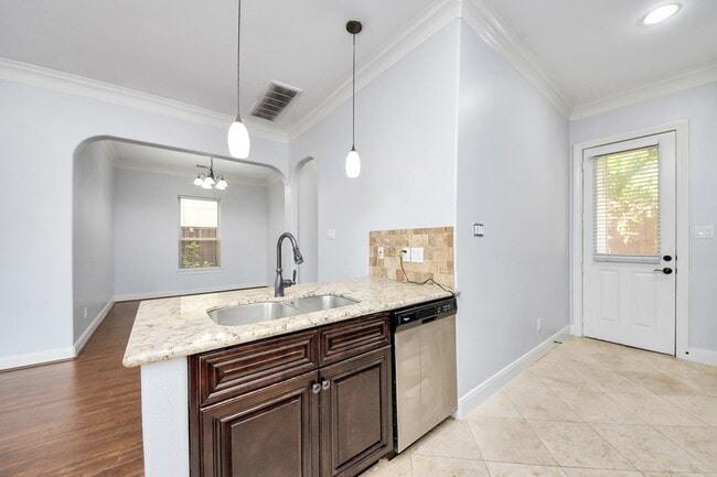 Building Photo - 11045 Upland Forest Dr