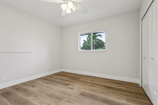 Building Photo - 20 W Tropical Way