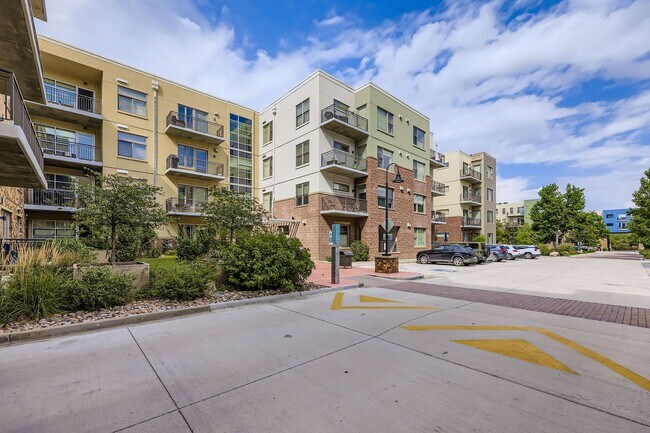 Building Photo - 3401 Arapahoe Ave