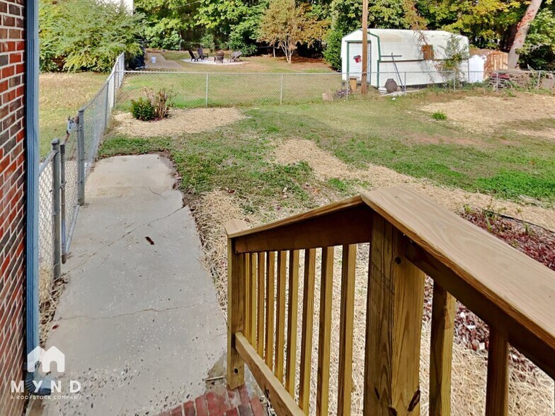 Building Photo - 211 Buckskin Dr