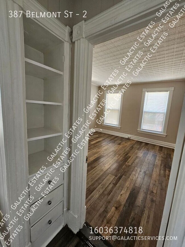 Building Photo - 387 Belmont St