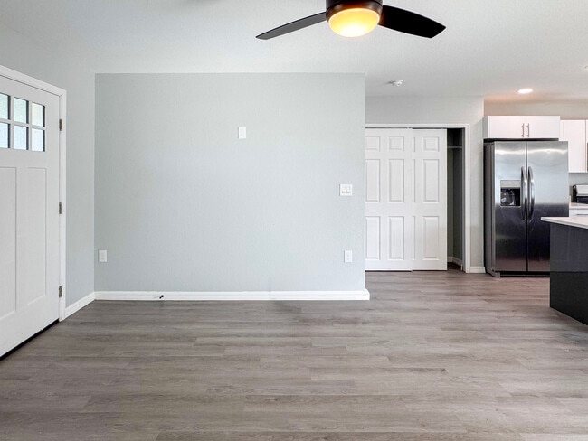 Building Photo - 6827 San Bruno Dr