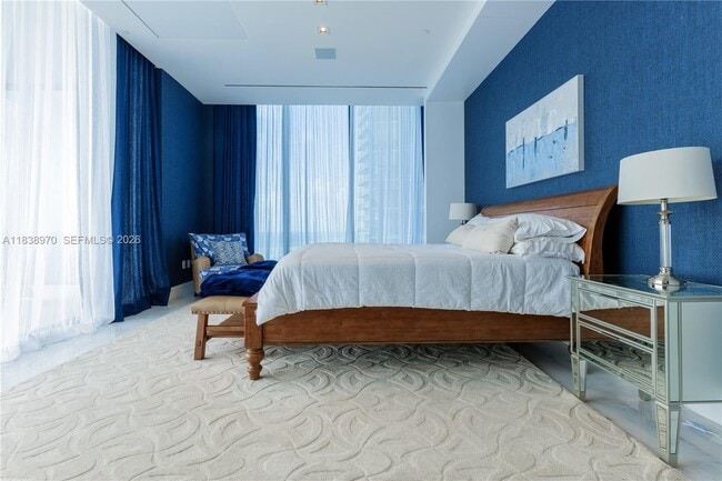 Building Photo - 17141 Collins Ave