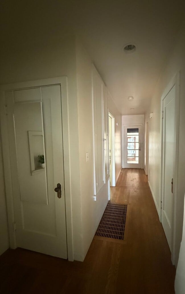 Building Photo - Large Home steps from UCD!-October Rent Free