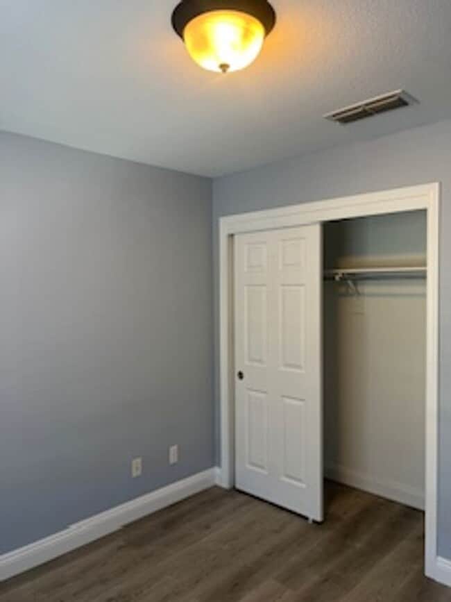Building Photo - LOVELY REMODELED 4 BEDROOM HOUSE IN N. NAT...