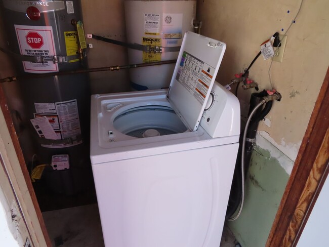 Building Photo - MADERA