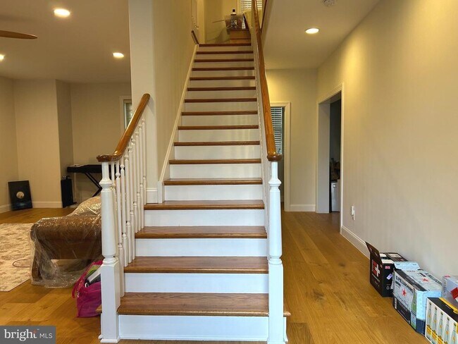 Building Photo - 1 Haymarket Ln