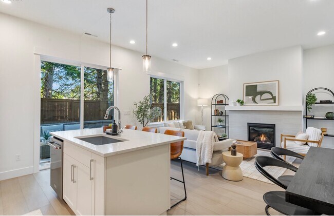 Building Photo - 15628 NW Raywood Ln