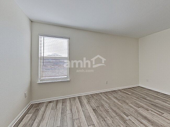 Building Photo - 310 Garrett Ct
