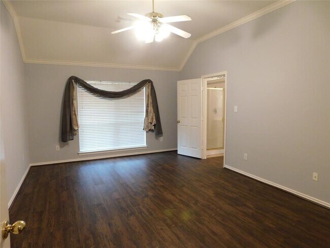 Building Photo - 4211 Creek Hollow Ln
