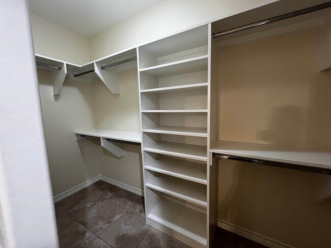 Building Photo - 5703 Moses Lp