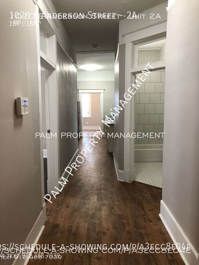 Building Photo - 1 Bedroom & 1 Bathroom with flex room, pri...