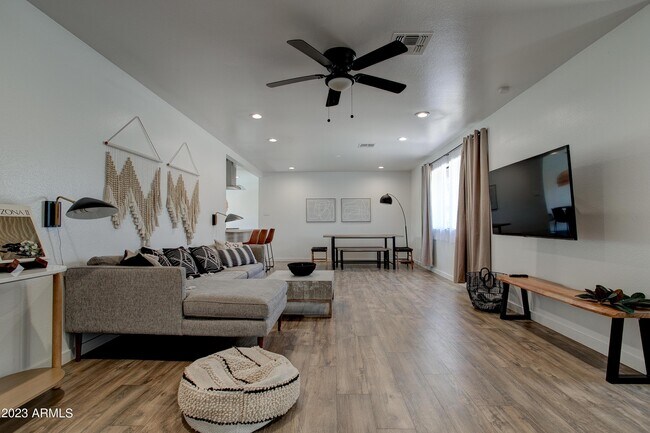 Building Photo - 1201 E Northview Ave