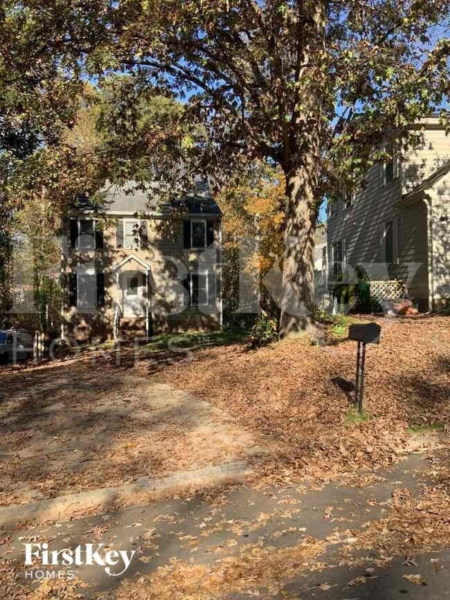 Building Photo - 1395 Oakengate Dr