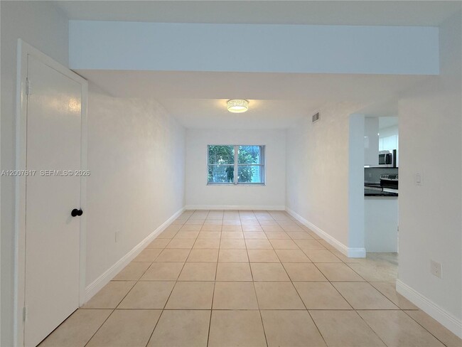 Building Photo - 1075 92nd St