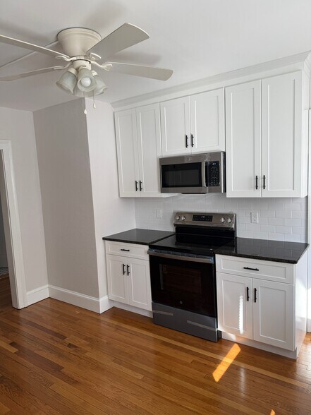 Building Photo - 85 Dover Rd