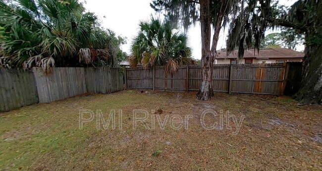 Building Photo - 237 E 21st St