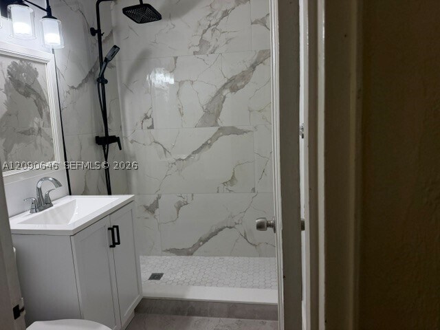 Building Photo - 2725 SW 82nd Ave