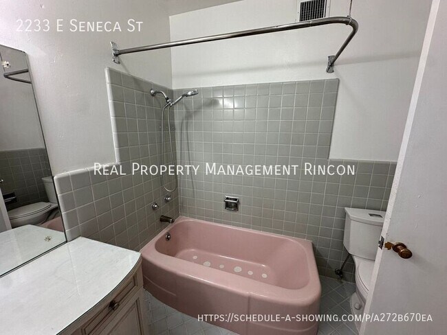 Building Photo - 2233 E Seneca St