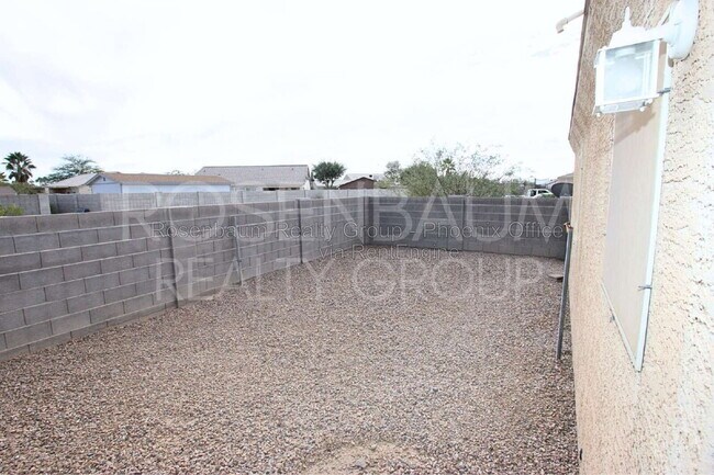 Building Photo - 15588 S Yava Rd