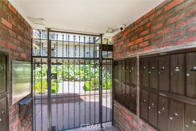 Building Photo - 234 N Kenwood St