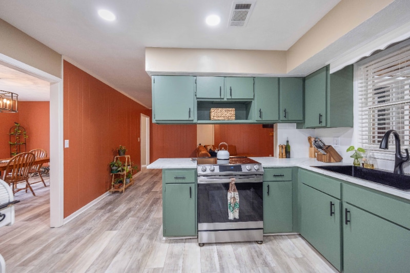 Building Photo - 99 Southview Dr