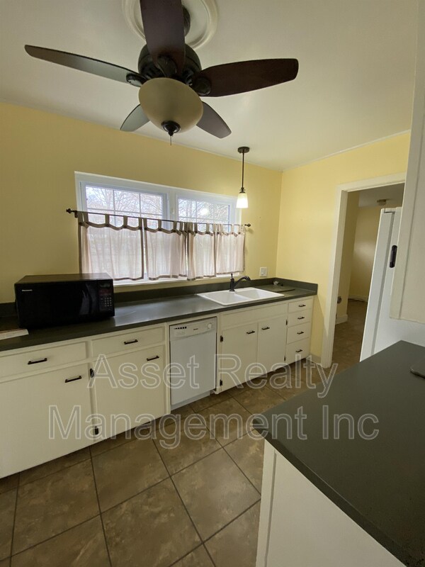 Building Photo - 109 Norris Ln