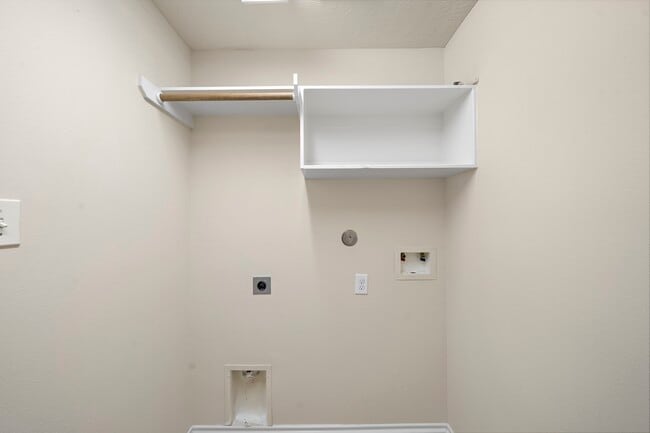Building Photo - 3315 Victorian Manor Ln