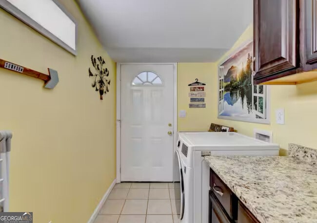 Building Photo - 2817 Evergreen Pl